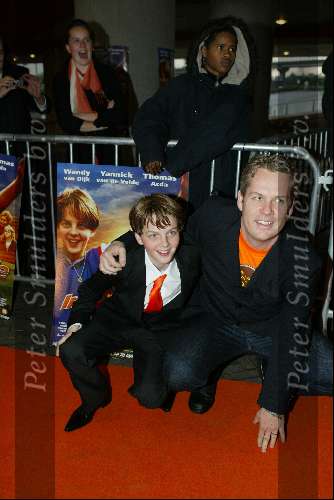 Amsterdam 19 april 2004
Premiere in Oranje in de Amsterdam Arena.
Yannick v d Velde met Wendy v Dijk en Thomas Acda
