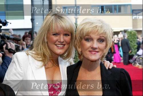 Scheveningen 4 april 2004
Premiere Lion King in Kurhaus.
Tineke Schouten met dochter