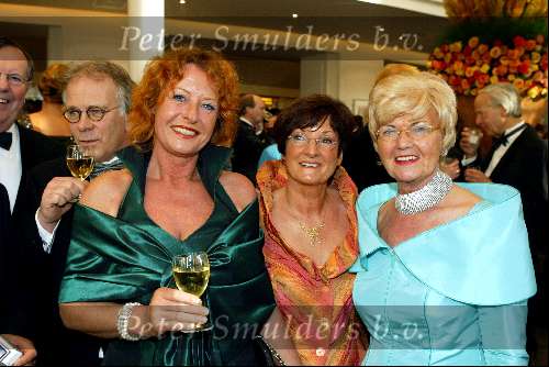 Scheveningen 4 april 2004
Premiere Lion King in Kurhaus.
Tom Westermeijer met relaties