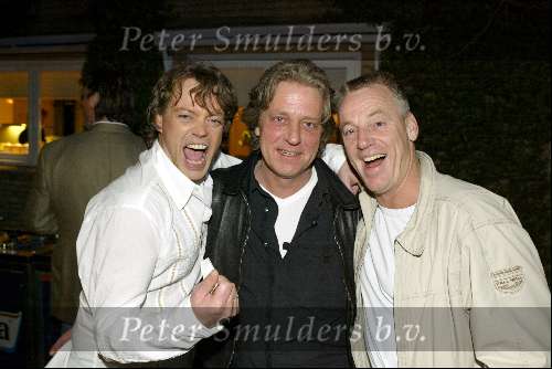 Blaricum 15 april 2004
Rene Froger geeft concert in zijn eigen huis.
Tommy Peters (M)