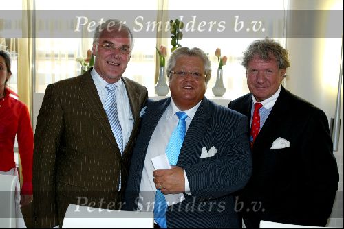 Scheveningen 27 april 2004
Lunch in het holland casino in scheveningen .
Tony Tetro Willibrord Frequin en de direkteur van Hotel The Grand