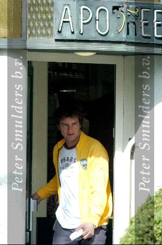 Amsterdam 22 april 2004
Victor Reinier  bij apotheek op cornelis schuytstraat