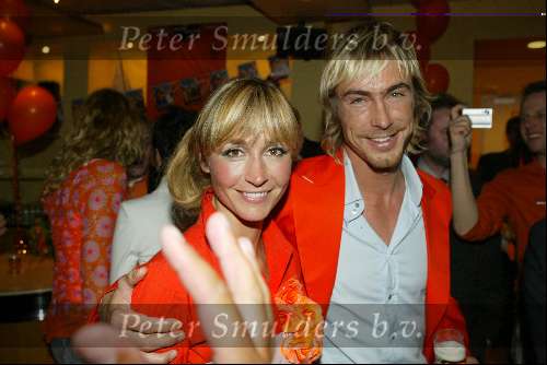 Amsterdam 19 april 2004
Premiere in Oranje in Amsterdam Arena.
Wendy v Dijk met Chris Zegers