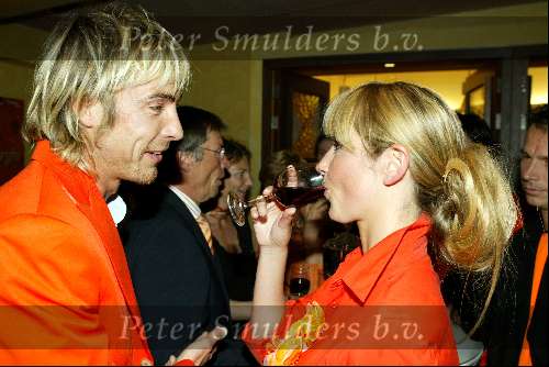 Amsterdam 19 april 2004
Premiere in Oranje in Amsterdam Arena.
Wendy v Dijk met Chris Zegers