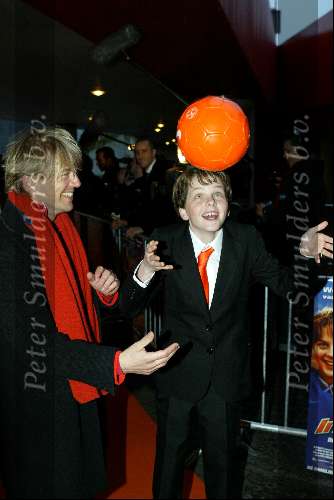 Amsterdam 19 april 2004
Premiere in Oranje in de Amsterdam Arena.
Yannick v d Velde met Antonie Kamerling