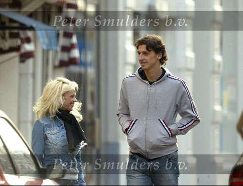 Amsterdam 9 april 2004
Zlatan Ibrahimovic met vriendin op PC hooftstraat