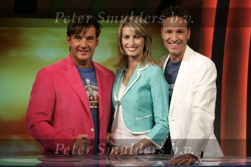 Amsterdam 22 april 2005
Anouk Smulders  Gerard Joling en Viktor Brand bij SBS shownieuws.