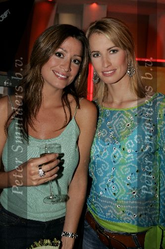 Amsterdam 25 april 2005
1000e aflevering van shownieuws.  Anouk Smulders en Rebecca Loos