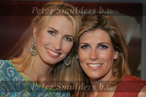 Amsterdam 25 april 2005
1000e aflevering van shownieuws.  Danielle Overgaag met Anouk Smulders