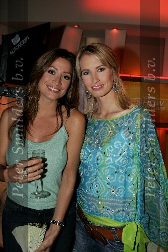 Amsterdam 25 april 2005
1000e aflevering van shownieuws.  Anouk Smulders en Rebecca Loos