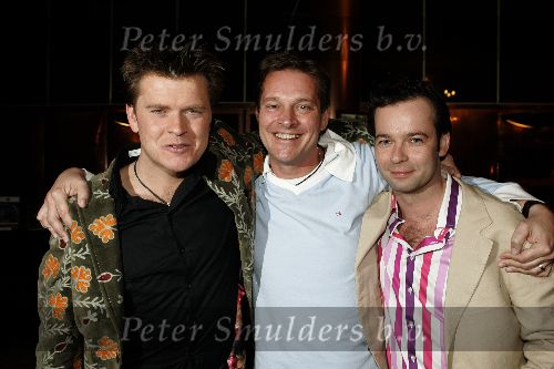 Hilversum 1 april 2005
Afscheidsfeestje van Beau v Erven Dorens.  Beau en Albert Verlinde en Peter v d Vorst
.