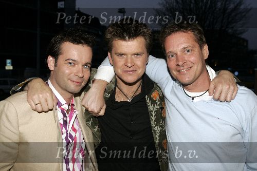 Hilversum 1 april 2005
Afscheidsfeestje van Beau v Erven Dorens. Beau 
Peter v d Vorst en Albert Verlinde