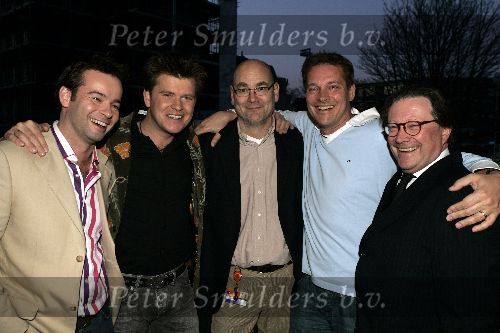Hilversum 1 april 2005
Afscheidsfeestje van Beau v Erven Dorens. Beau en Fons v Westerloo  Peter v d Voorst Leo v d Goot Albert Verlinde en Peter v d Vorst