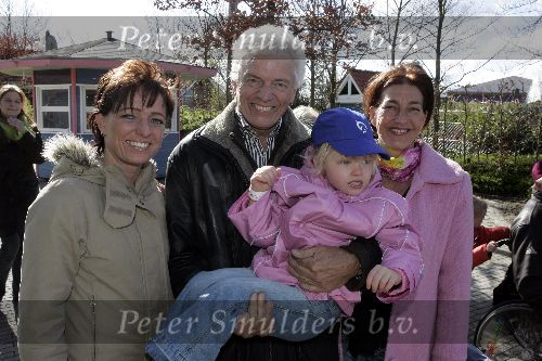 Harderwijk 9 april 2005
Opening dolfinarium Harderwijk.
Ben Cramer met vrouw en kleinkind en dochter