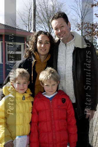 Harderwijk 9 april 2005
Opening dolfinarium HARDERWIJK.
Carel Kraayenhof met gezin