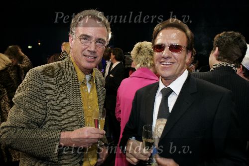 Amsterdam 13 april 2005
Premiere African Footprint in Pepsi stage.
Edvard Niessing met look a like Arnold Schwarzenegger