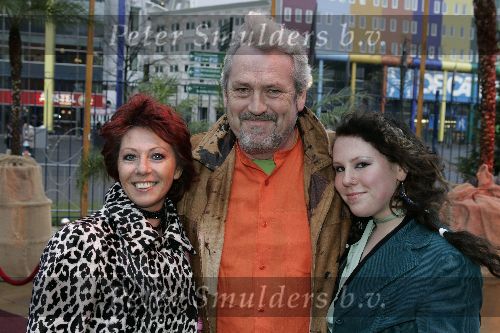 Amsterdam 13 april 2005
Premiere African Footprint in Pepsi stage.
Ernst Daniel Smid met vrouw en dochter