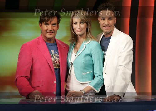 Amsterdam 22 april 2005
Anouk Smulders  Gerard Joling en Viktor Brand bij SBS shownieuws.