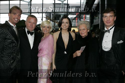 Rotterdam 16 april 2005
Luciano Pavarotti in Ahoy.
Harrie Mens met Suze en Marloes en eigenaars van Hotels van Oranje