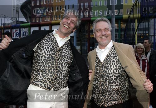 Amsterdam 13 april 2005
Premiere African Footprint in Pepsi stage.
Jaap reyenbende met vriend