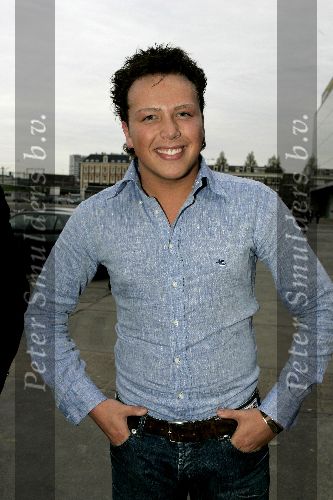 Amsterdam 28 april 2005
Premiere Salsa in theater fabriek.
Jamai Idols