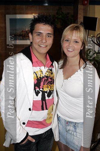 Volendam 22 april 2005
Presentatie dvd Jan Smit bij Old Dutch.
Jan Smit  met   zus