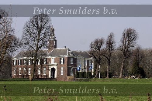 Heemskerk 1 april 2005
Kasteel  Marquet in Heemskerk waar Raphael v d Vaart en Silvie Meis gaan trouwen.