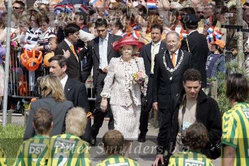 Scheveningen 30 april 2005
Koningin Beatrix in Scheveningen met familie.
Koningin Beatrix en Wim Deetman