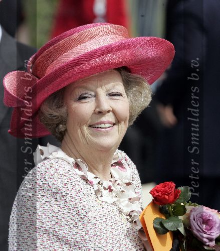 Scheveningen 30 april 2005
Koningin Beatrix in Scheveningen met familie.
Koningin Beatrix lachend