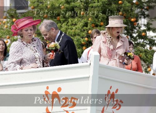 Scheveningen 30 april 2005
Koningin Beatrix in Scheveningen met familie.
Koningin Beatrix en Maxima