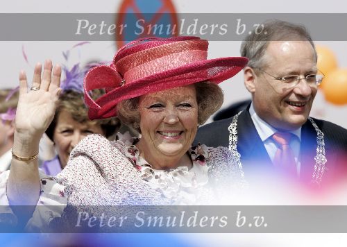 Scheveningen 30 april 2005
Koningin Beatrix in Scheveningen met familie.
Koningin Beatrix en Wim Deetman