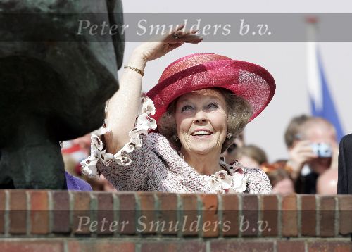 Scheveningen 30 april 2005
Koningin Beatrix in Scheveningen met familie.
Koningin Beatrix