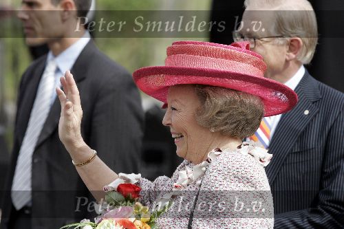 Scheveningen 30 april 2005
Koningin Beatrix in Scheveningen met familie.
Koningin Beatrix lachend