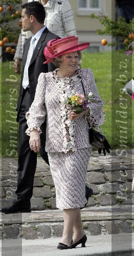 Scheveningen 30 april 2005
Koningin Beatrix in Scheveningen met familie.
Koningin Beatrix