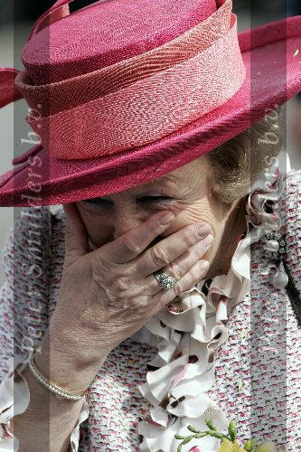 Scheveningen 30 april 2005
Koningin Beatrix in Scheveningen met familie.
Koningin Beatrix lachend