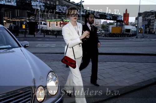Amsterdam 27 april 2005
Feestje 20 jarig bestaan Tommy Hilfiger.
Lizzy Jagger met vriend Julian Lennon