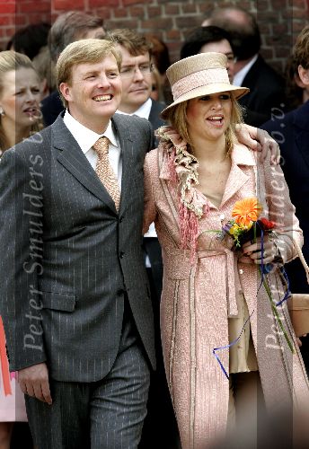 Scheveningen 30 april 2005
Koningin Beatrix in Scheveningen met familie.
Maxima zwanger met hoed en Prins Willem Alexander 
Peter Smulders bv