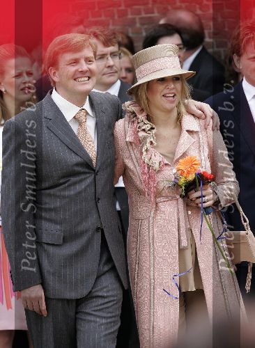 Scheveningen 30 april 2005
Koningin Beatrix in Scheveningen met familie.
Maxima zwanger met hoed en Prins Willem Alexander
