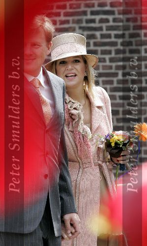 Scheveningen 30 april 2005
Koningin Beatrix in Scheveningen met familie.
Maxima zwanger met hoed en Prins Willem Alexander