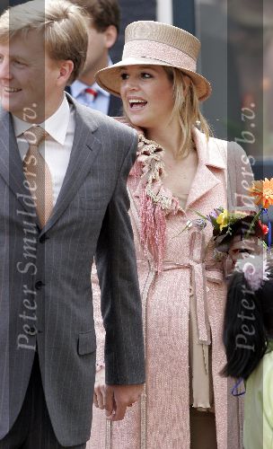 Scheveningen 30 april 2005
Koningin Beatrix in Scheveningen met familie.
Maxima zwanger met hoed en Prins Willem Alexander