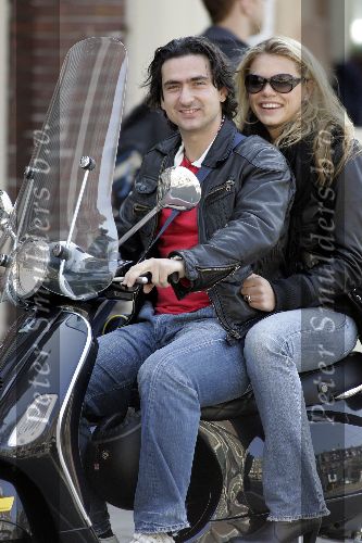 Amsterdam 23 april 2005
Nicolette v Dam met vriend op vespa scooter