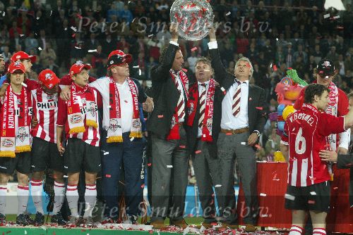 Eindhoven 23 April 2005
Kampioenswedstrijd PSV-Vitesse, eindstand 3-0 
Landskampioen seizoen 2004/2005
Guus Hiddink,Rene eykelkamp, Fred Rutten, Mart v d Heuvel, Lee PSV Park, PSV
