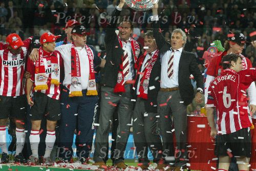 Eindhoven 23 April 2005
Kampioenswedstrijd PSV-Vitesse, eindstand 3-0 
Landskampioen seizoen 2004/2005
Guus Hiddink, Fred Rutten, Rene Eykelkamp, Lee PSV, Mart v d Heuvel