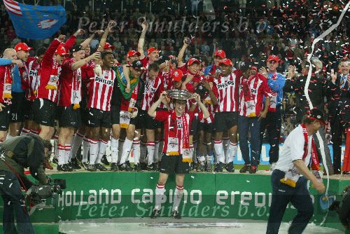 Eindhoven, 23 April 2005 Kampioenswedstrijd PSV-Vitesse, 
eindstand 3-0
PSV Landskampioen 2004/2005
Mark v Bommel met kampioensschaal Gomes Andre Ooijer Park Addo Remco v d Schaaf Alex PSV Farfan Kasper Bogelund Johann Vogel Lee Phillip Cocu.