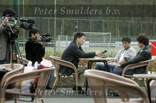 Eindhoven, 11 April 2005
Lee en Park worden geintervieuwd door enkele koreanen.