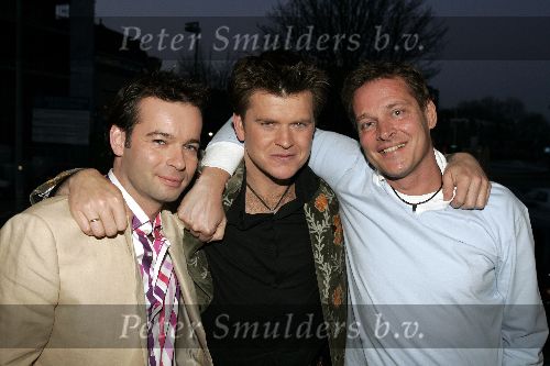 Hilversum 1 april 2005
Afscheidsfeestje van Beau v Erven Dorens. 
Beau   Peter v d Vorst en Albert Verlinde