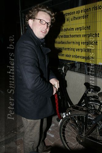 Amsterdam 27 april 2005
Feestje 20 jarig bestaan Tommy Hilfiger.
Prins Bernhard jr op fiets
.
