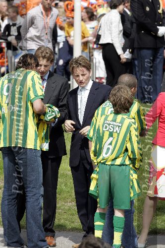 Scheveningen 30 april 2005
Koningin Beatrix in Scheveningen met familie.
Prins Pieter Christiaan en Prins Floris
