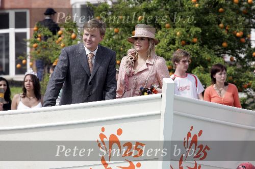 Scheveningen 30 april 2005
Koningin Beatrix in Scheveningen met familie.
Maxima zwanger met hoed  en Prins Willem Alexander