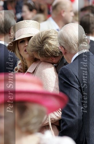 Scheveningen 30 april 2005
Koningin Beatrix in Scheveningen met familie.
Prins Willem Alexander en Maxima zwanger met hoed
